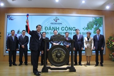 Phó Thủ tướng Vũ Văn Ninh khai trương phiên giao dịch đầu xuân